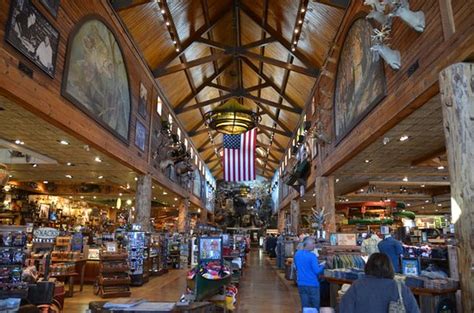Basspro branson - Want to become a Bass Pro Shops Vendor? Thank you for your interest in Bass Pro Shops. We are always looking for new and exciting products for our customers. You are welcome to send information and pictures of your finished product(s), company information, web site link, and a primary contact via e-mail to vendorrelations@basspro.com.